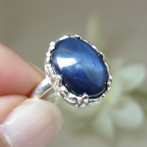 一点もの】スター サファイア レース風台座 ブルー系 輝く シラー