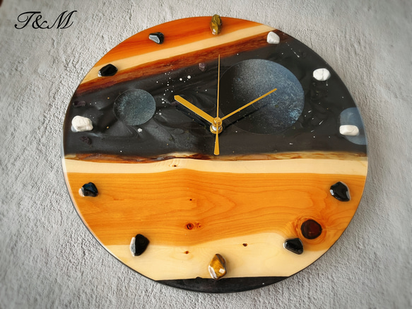 もう一つの地球 宇宙 ウッド レジン 壁掛け時計 (宇宙 / 惑星 / 地球 / スプレーアート )　【1点もの】 2枚目の画像