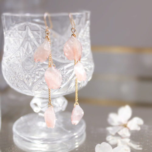 ひらひら桜の花びらピアス｜イヤリング｜No.185 イヤリング