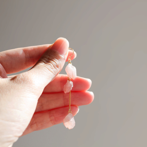 ひらひら桜の花びらピアス｜イヤリング｜No.185 イヤリング