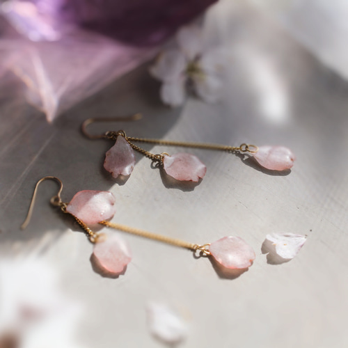 ひらひら桜の花びらピアス｜イヤリング｜No.185 イヤリング