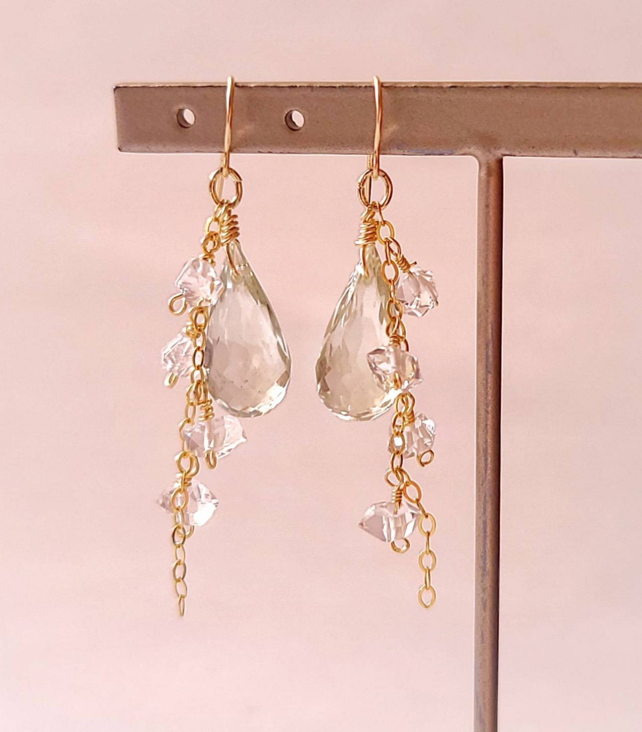 天然石 14kgf 宝石質グリーンアメジストとハーキマーダイヤモンドのピアス/イヤリング　華奢シンプル　爽やか　揺れる