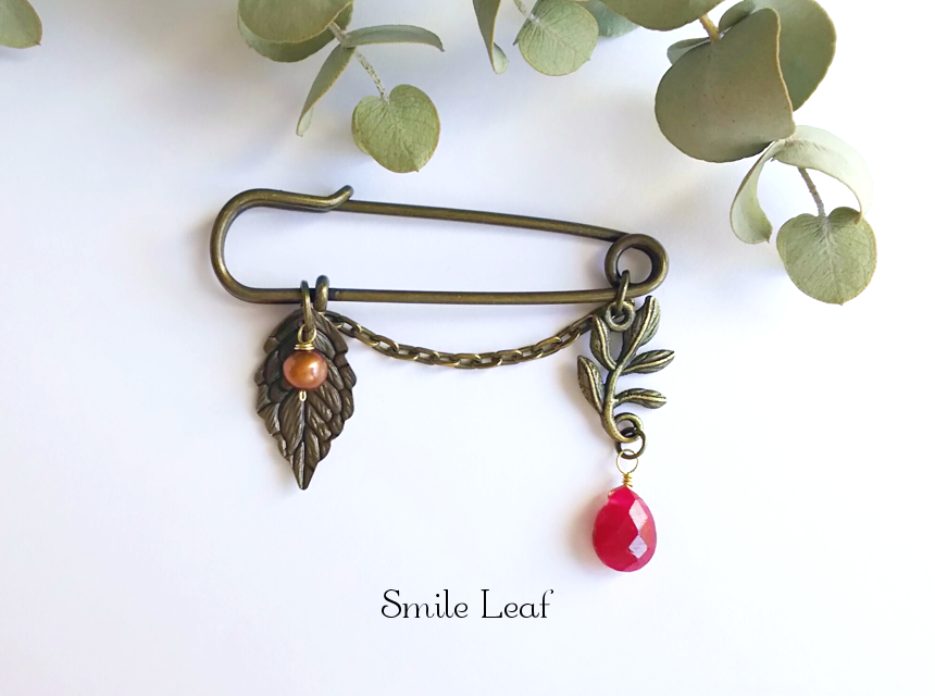 ルビーと淡水パールのアンティーク風ブローチ