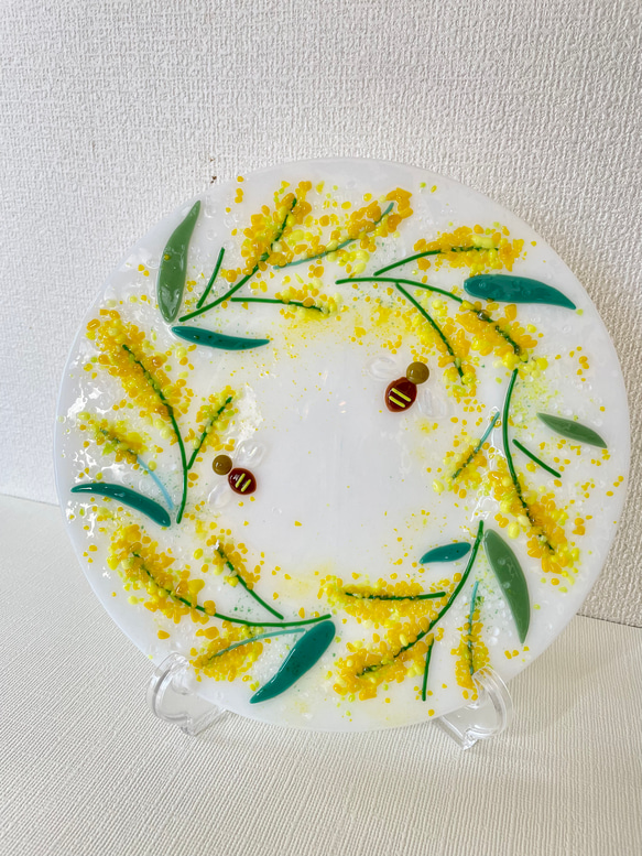 春を彩るミモザの絵皿　ガラス工芸　フュージング 2枚目の画像