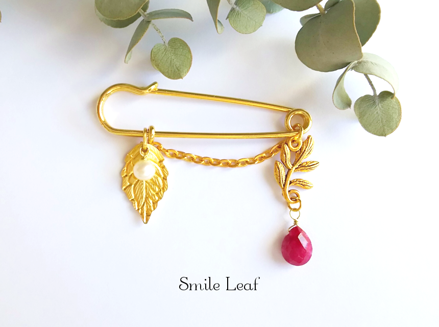 ルビーと淡水パールのアンティーク風ブローチ