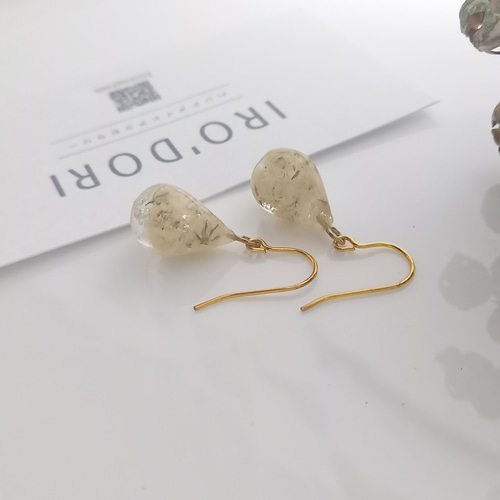 虹7色】No.284 ドライフラワー×レジン かすみ草 シンプル花雫