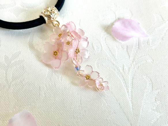 きらり光る桜のヘアゴム 2枚目の画像