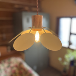 はなびらペンダント照明 2枚目の画像
