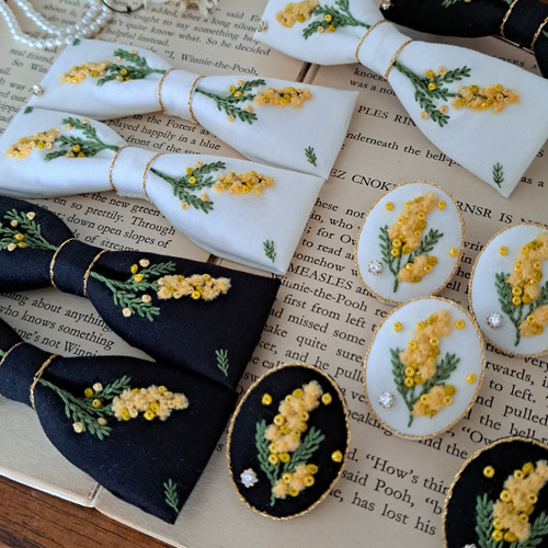 華やかな明るい気持ちに ミモザ刺繍 イヤリング/ピアス 大人ナチュラル