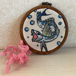 ミズウオ　魚　海　刺繍フレーム　8センチ 1枚目の画像