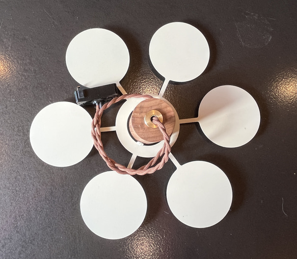 はなびら二重ペンダント照明 3枚目の画像