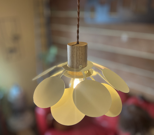 はなびら二重ペンダント照明 2枚目の画像