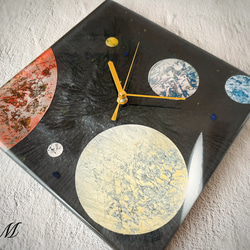 宇宙 レジン 壁掛け時計 (宇宙 / 金星 / 火星 / 惑星 / 地球 / スプレーアート )　【1点もの】 3枚目の画像