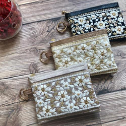 インド刺繍リボン ミニポーチ》 ポーチ Momo 通販 15509990｜Creema