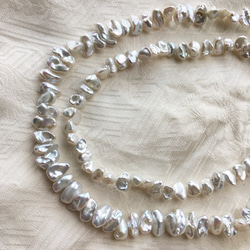完売です　#393 keshi 湖水真珠　【6個】メタリック白ケシ　6.7×4ミリ　天然色メタリック白　高品質淡水真珠 10枚目の画像