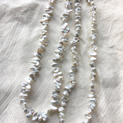 完売です　#393 keshi 湖水真珠　【6個】メタリック白ケシ　6.7×4ミリ　天然色メタリック白　高品質淡水真珠 15枚目の画像