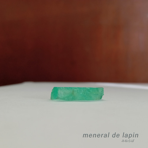 エメラルド原石 6.19カラット 天然石 mineral de lapin 通販