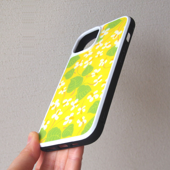 強化ガラスiPhoneケース【春の庭・ドクダミ】 #iPhone15対応 13枚目の画像