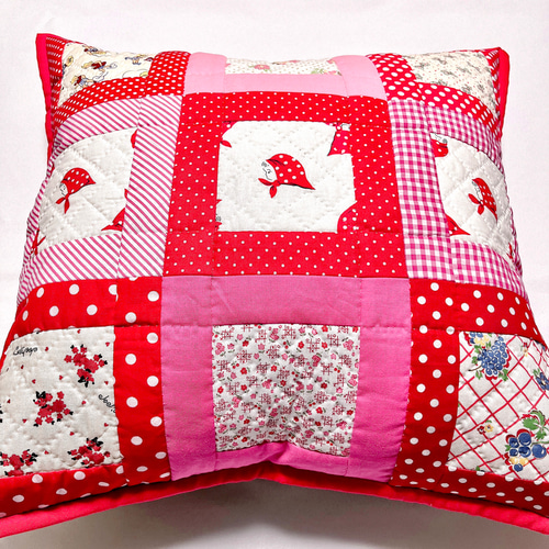 パッチワークキルトのクッションカバー 45cm角サイズ クッション