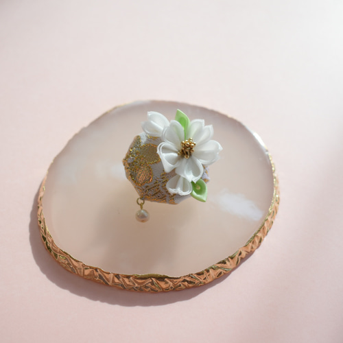 No2花柄細工ブローチ
