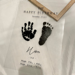 誕生日 1歳 手形 足形 フォトフレーム クリアフレーム クリアポスター 命名書 3枚目の画像