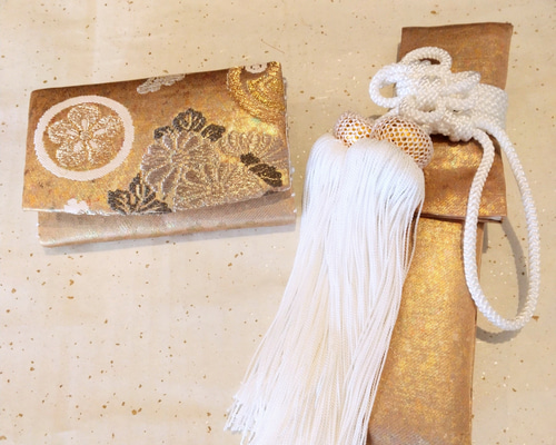 限定セール【正絹】 花嫁懐剣　 筥迫 　伊達襟　3点　ブラック&ゴールド 正絹】 花嫁 懐剣 筥迫 伊達襟 3点 ブラック&ゴールド 誂え房