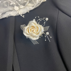 コサージュ アイボリー バニラ 卒業式 入学式 結婚式 1枚目の画像