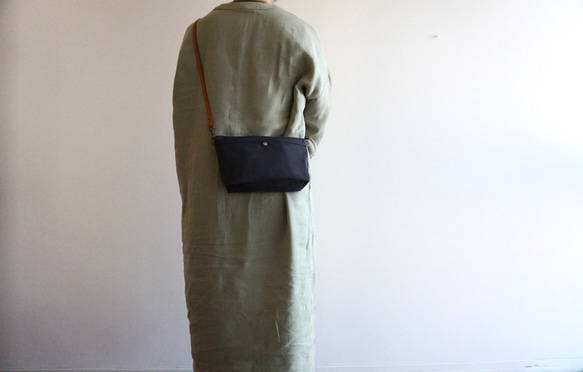 おすすめ★浜松帆布サコッシュ程よいサイズマチ6cmサコッシュ黒 2枚目の画像