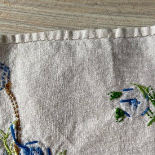 フランスアンティーク　ヴィンテージ*大きな花かご刺繍　ドイリー　かごカバー フランスアンティーク ヴィンテージ*大きな花かご刺繍 ドイリー