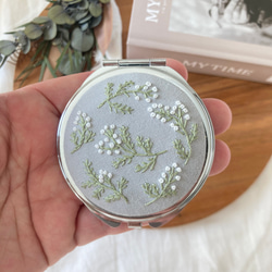 ハンドメード刺繍デザインの円形ミラー ハンドメード刺繍デザインの円形ミラー no.2》2.0cm 丸鏡 ミラー刺繍