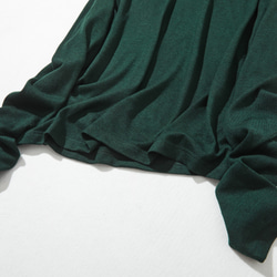 光滑優質的羊毛混紡套頭衫，適合日常穿著。深綠色。 230213-3 第3張的照片