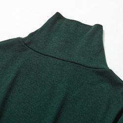 光滑優質的羊毛混紡套頭衫，適合日常穿著。深綠色。 230213-3 第10張的照片
