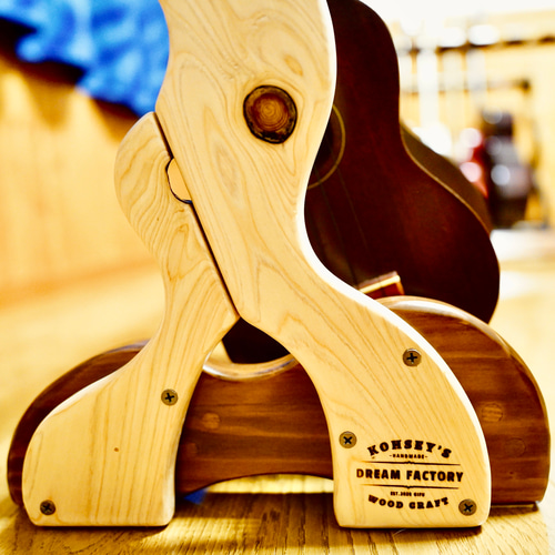 24時間以内に発送】手作り木工 木製ウクレレスタンド（ニス仕上げ） 6  