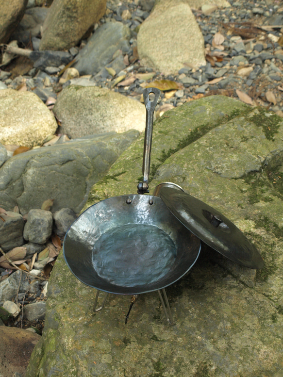 【受注生産】鍛造鉄のフライパン折り畳み式　ソロキャンプ焚き火キャンプギア 11枚目の画像