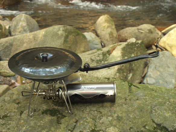 【受注生産】鍛造鉄のフライパン折り畳み式　ソロキャンプ焚き火キャンプギア 9枚目の画像