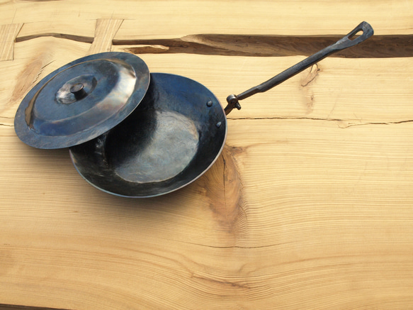 【訂做】鐵藝煎鍋可折疊單人營地篝火野營裝備 第1張的照片