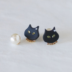 黒猫 パールキャッチ ピアス/ノンホール 6枚目の画像