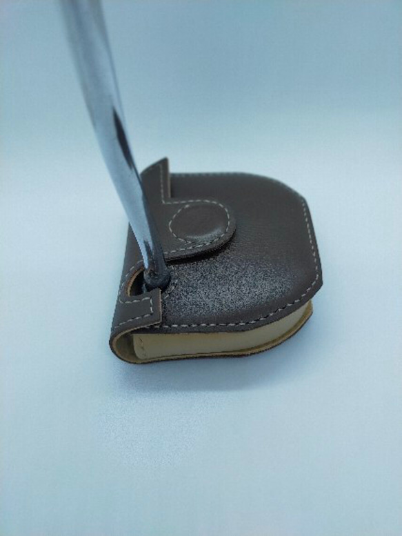 #ゴルフ　ネオマレット型パターヘットカバー（レザークラフト）マグネット開閉式　右利き用 5枚目の画像