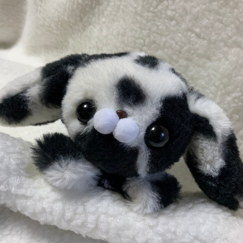 白黒うさぎのぬいぐるみ ハンドメイド ぬいぐるみ s.Chatty