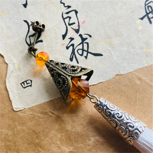 再販✖️19 手毬屋 璃月 鍾離 白タッセル 金古美キャップ 片耳用