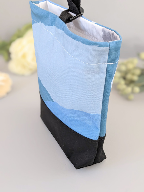 ❉アートな柄の帆布の上履き袋(24×29)❉（青B) (裏地なし、しっかりロックミシン仕上げ) 4枚目の画像