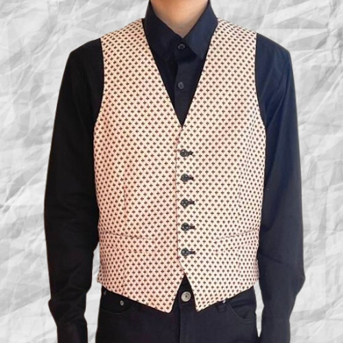 yyk☾.‎˖٭ 様　MUUET ミュエット　アイボリー タバードベスト メンズベスト トップス アイボリーホワイト 刺繡柄ベスト ベスト