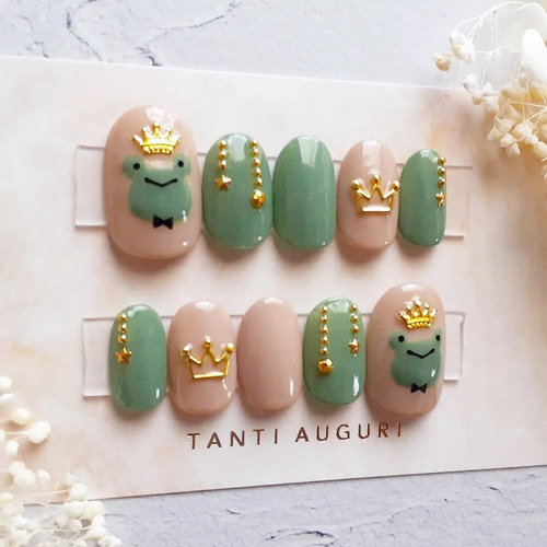 サイズオーダー】王様カエルの個性派ネイルチップ ネイルチップ（つけ