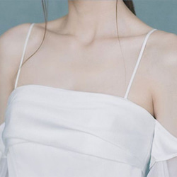 袖リボン スパゲティストラップ ウエディングドレス 8枚目の画像