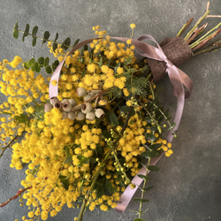 ミモザとユーカリのスワッグ！ドライフラワーとして春のインテリアに