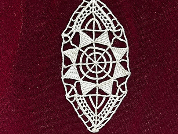イタリア製 アンティーク レティセラレース 紡錘形 1枚（No.2755） 3枚目の画像
