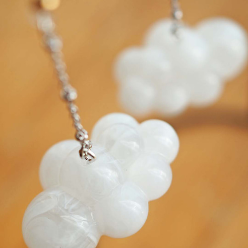 大きなマーブル雲ビーズのピアス ピアス（フック・チェーン） wako