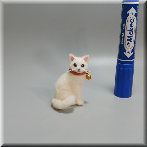 羊毛フェルト　小さな猫　白猫さん　ネコ　ねこ　猫フィギュア 2枚目の画像
