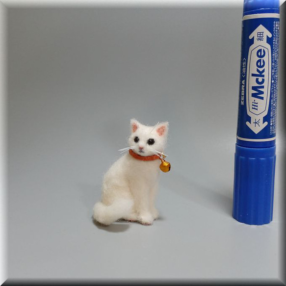 羊毛フェルト　小さな猫　白猫さん　ネコ　ねこ　猫フィギュア 3枚目の画像