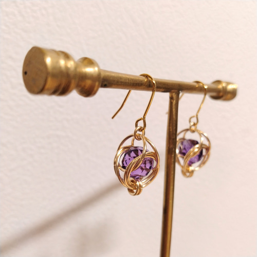 14KGFフックピアス / アメジストのトラップドビーズチェイン